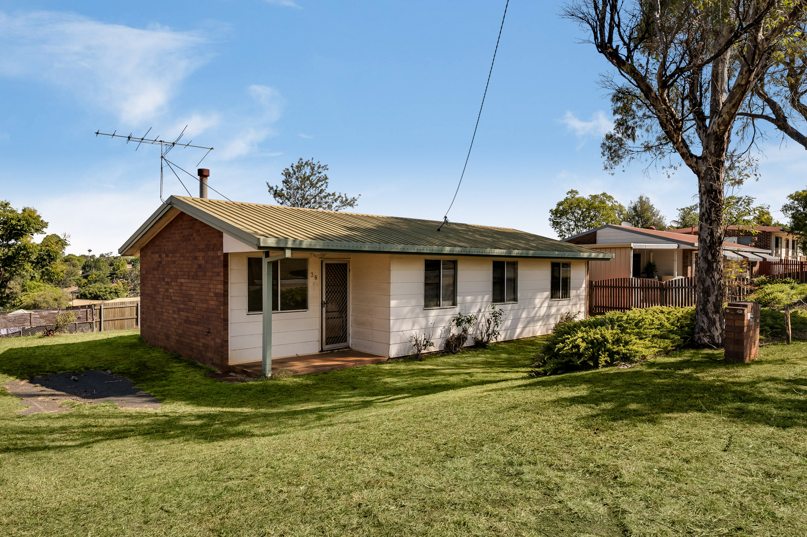 38 Miranda Drive, Wilsonton Heights QLD 4350