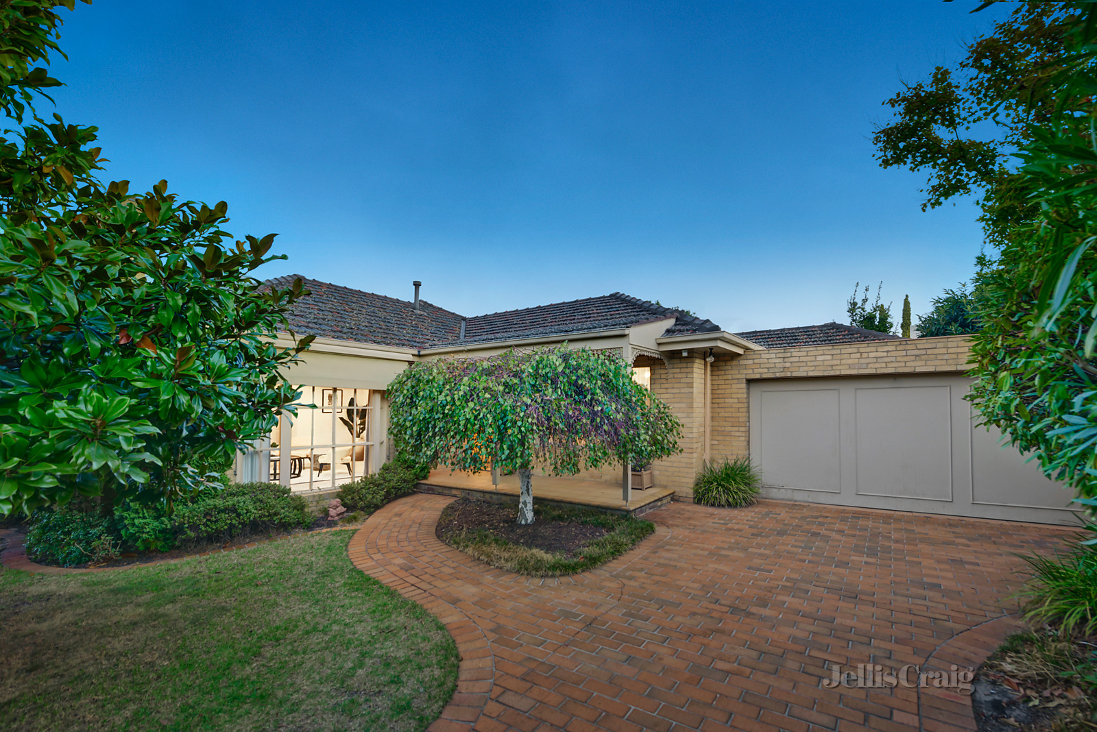 38 Service Street, Hampton
- Print Image 1