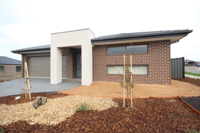39 Escapade Boulevard, Craigieburn VIC 3064 