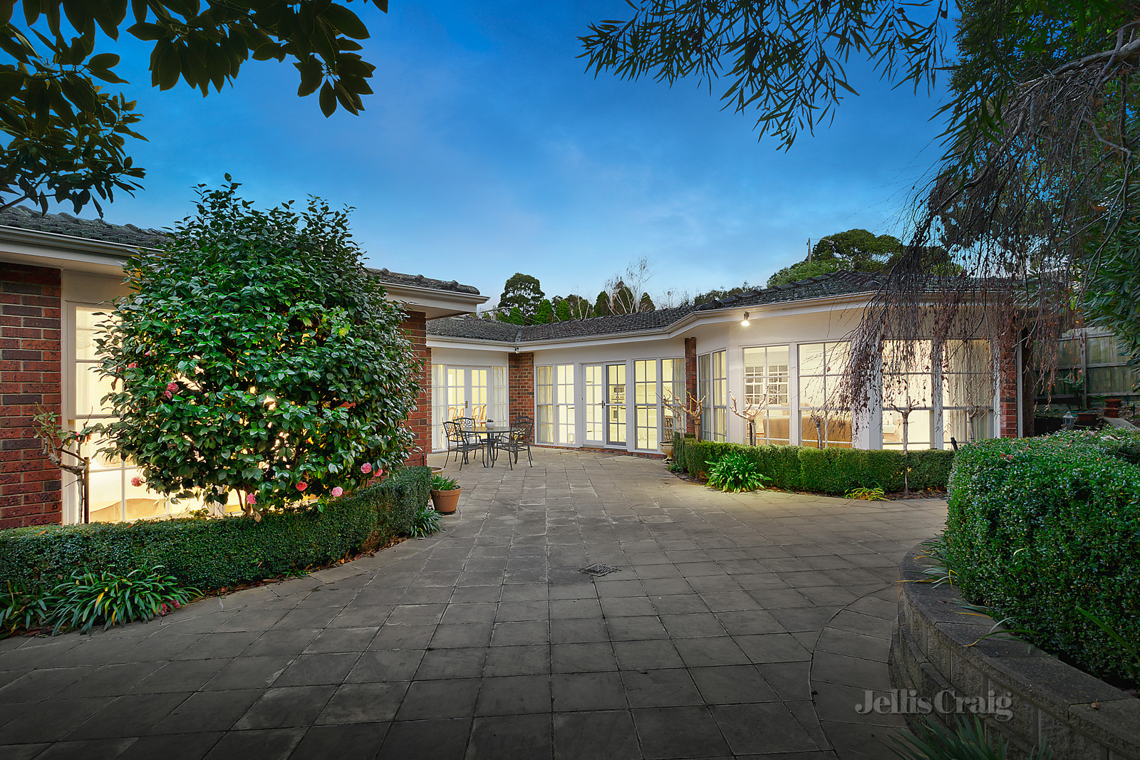39 Gwingana Crescent Glen Waverley Vic 3150 Jellis Craig