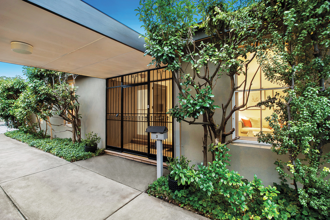 3/9 Hopetoun Road Toorak - Photo 1 3/9 Hopetoun Road Toorak - Photo 1