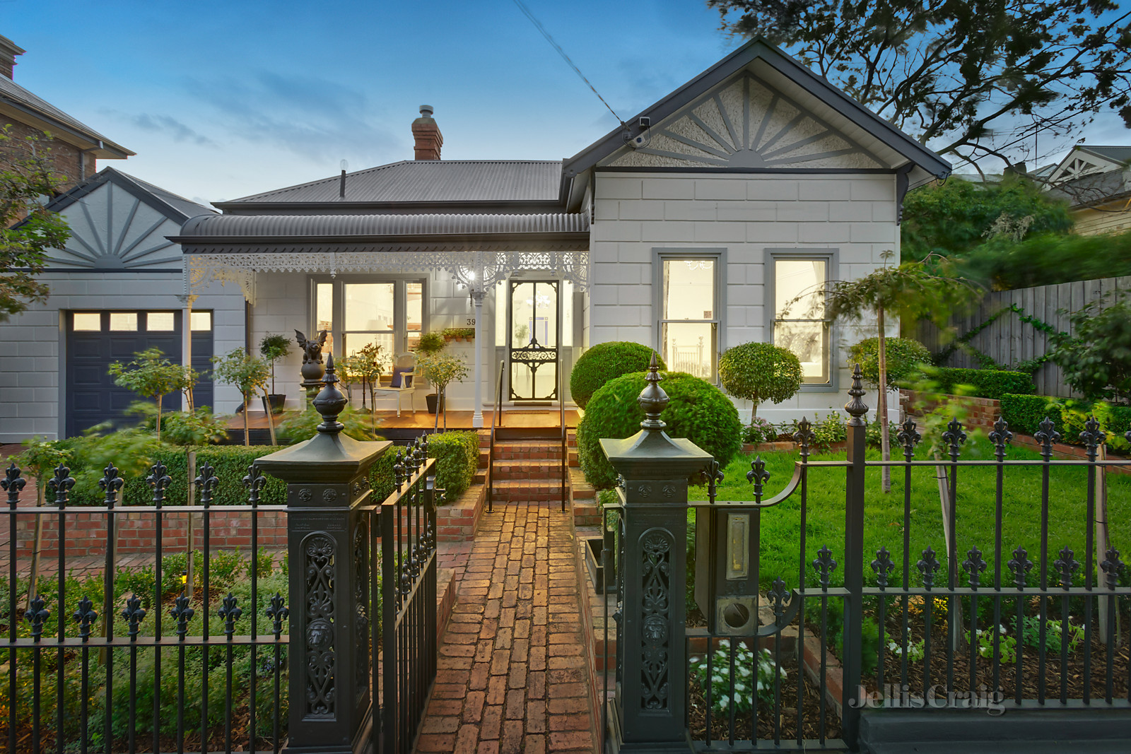 39 McCarron Parade, Essendon
- Print Image 1