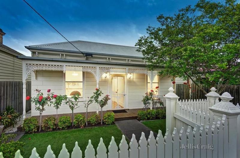 4 Bowen Street