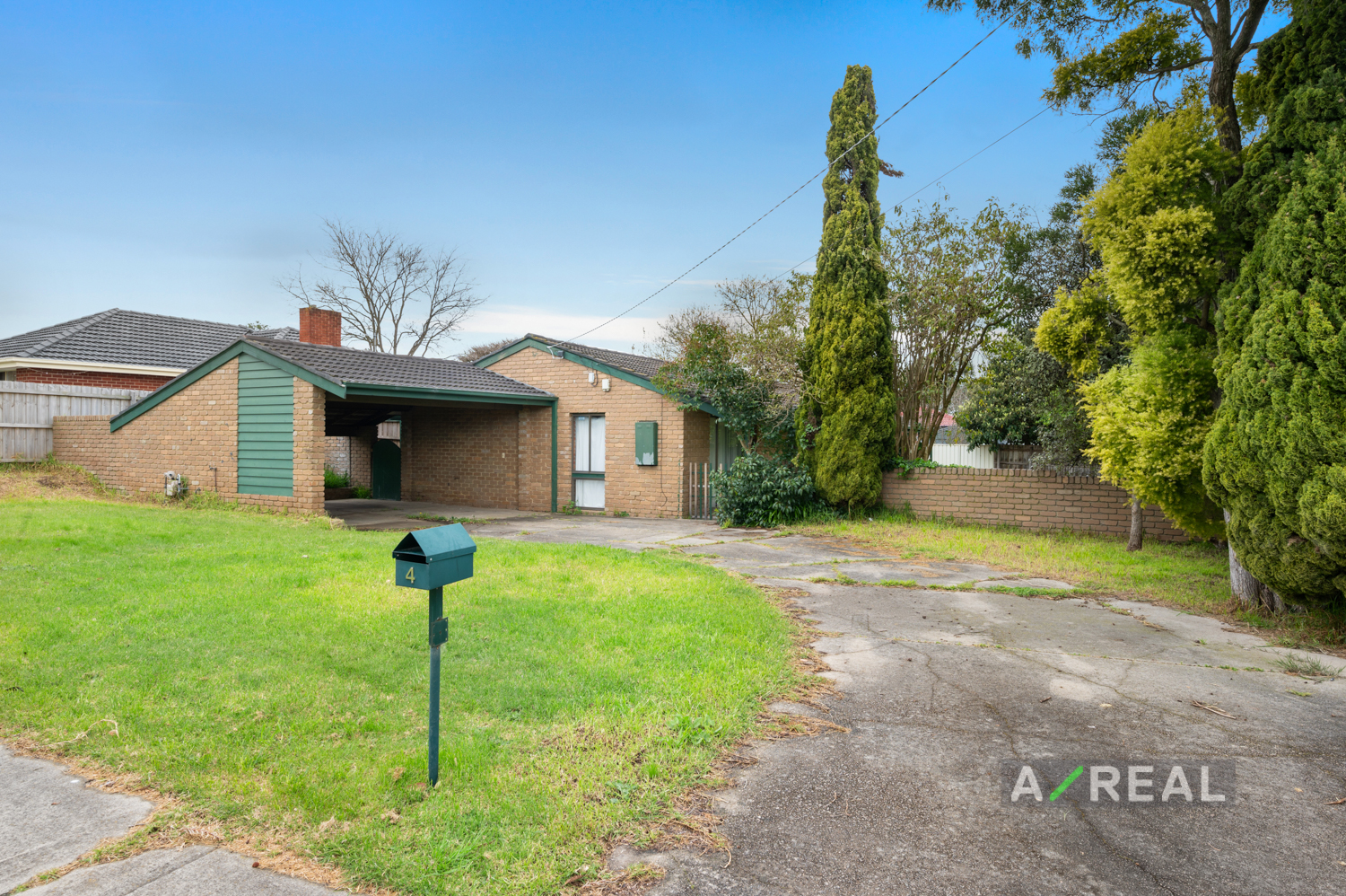 4 Dearing Avenue, Cranbourne VIC 3977 
