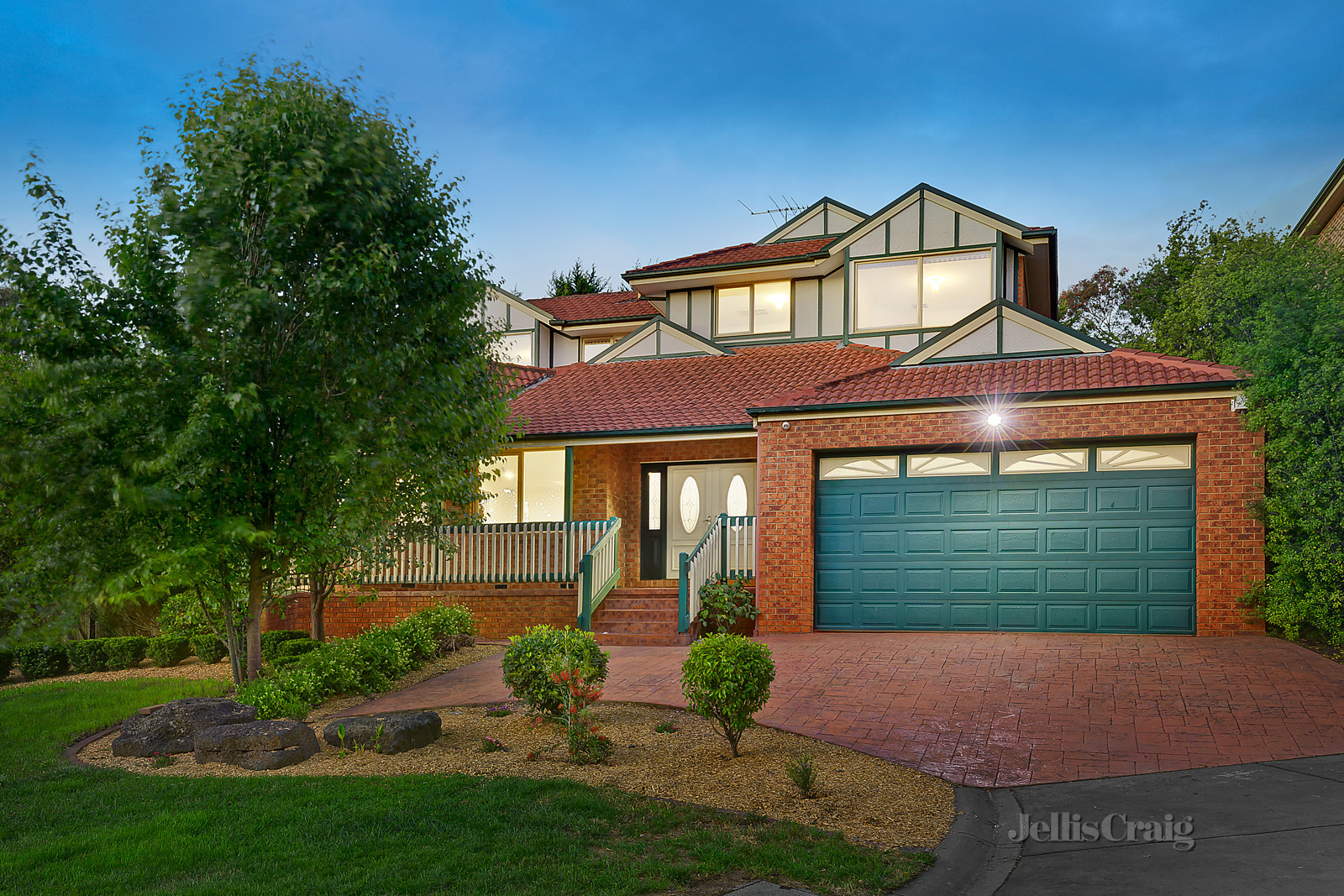 4 Gleneagle Way, Eltham
- Print Image 1