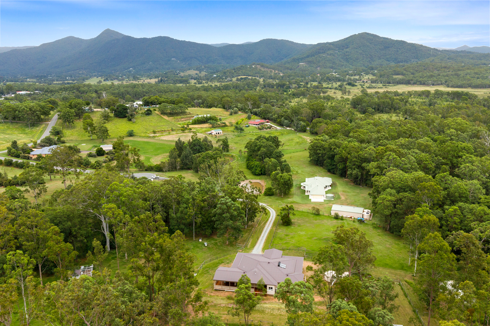 4 Grayson Court, Mount Samson QLD 4520
