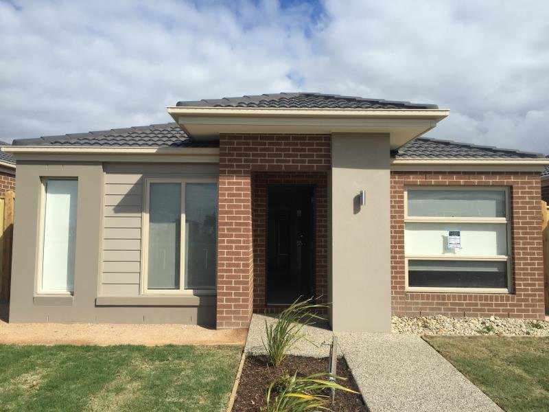 4 Maslin Walk, Point Cook VIC 3030 