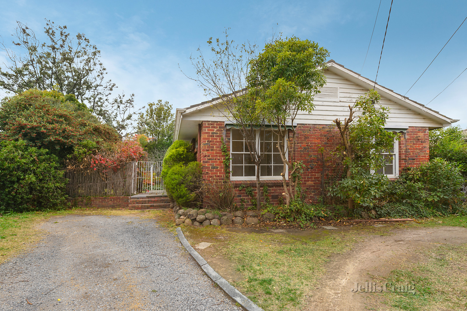 4 Taylor Court, Mount Waverley
- Print Image 1