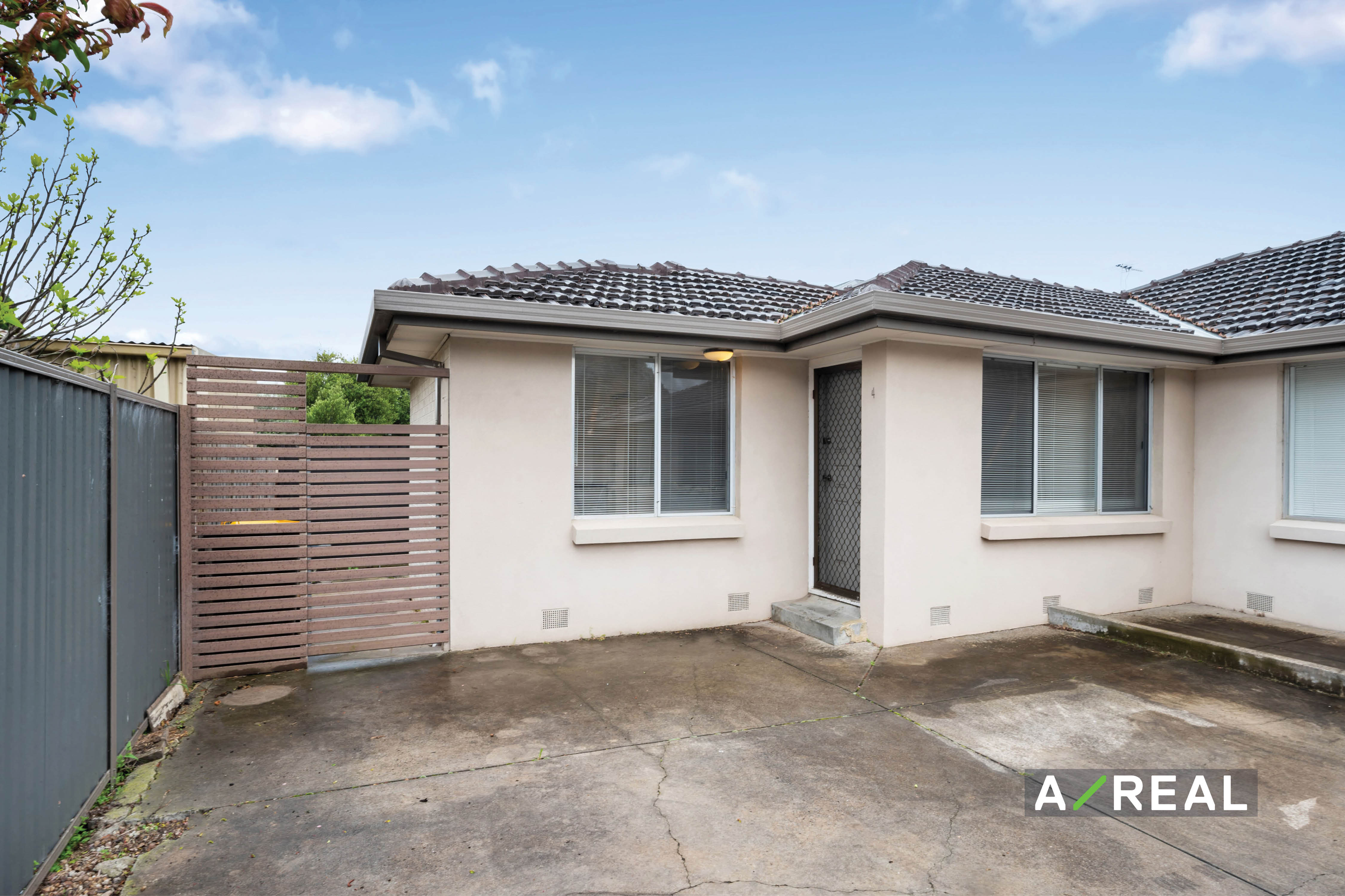 4/108 Blackshaws Road, South Kingsville VIC 3015 