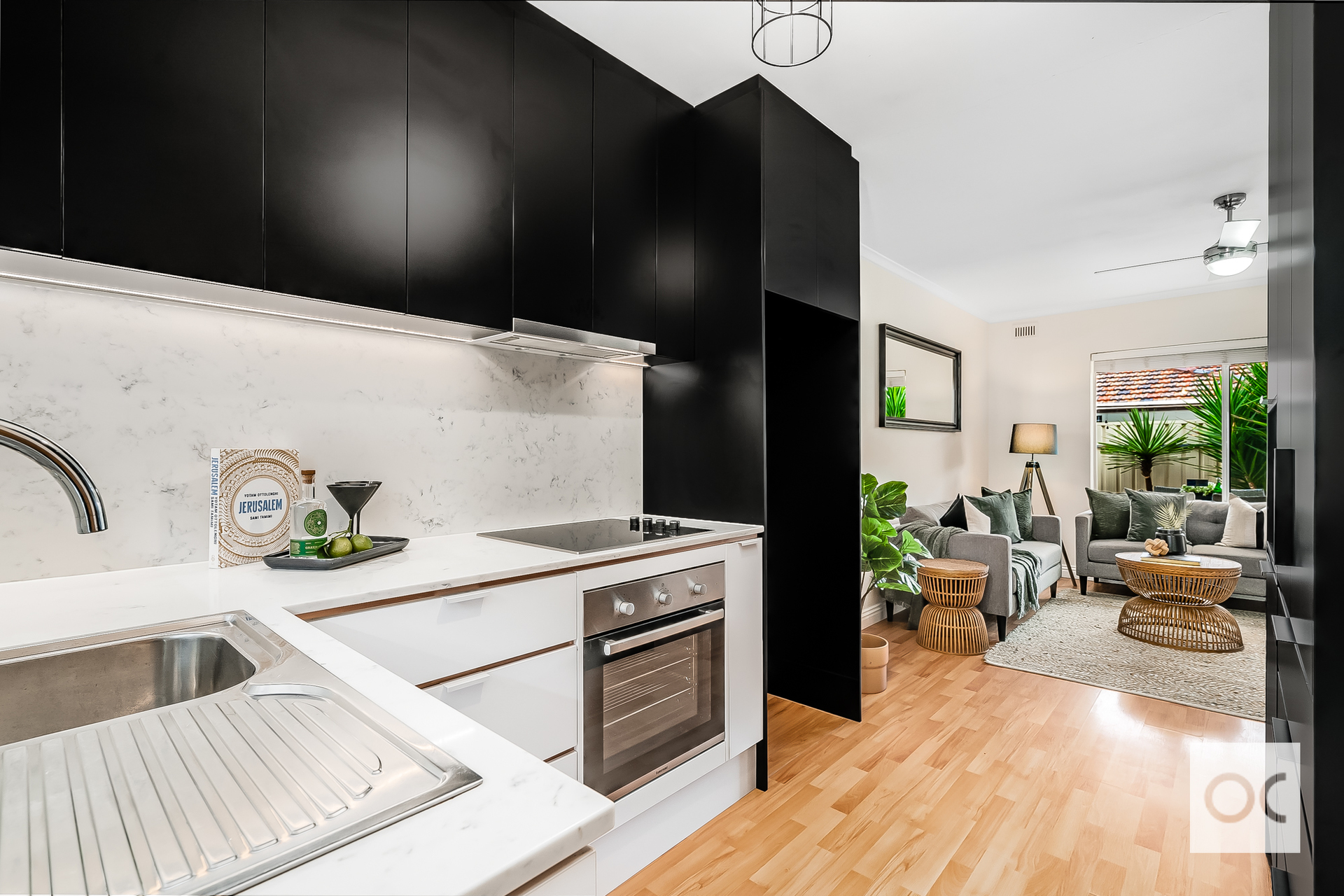 4/109 Long Street