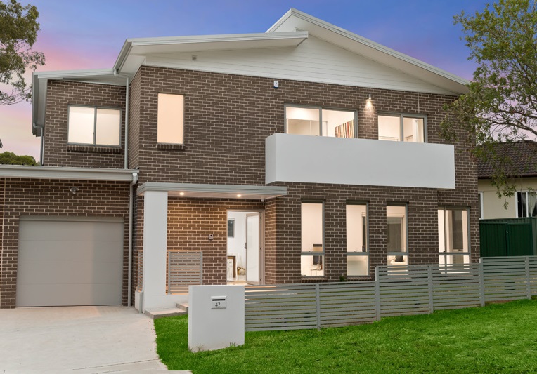 42 Harcourt Avenue EAST HILLS NSW 2213