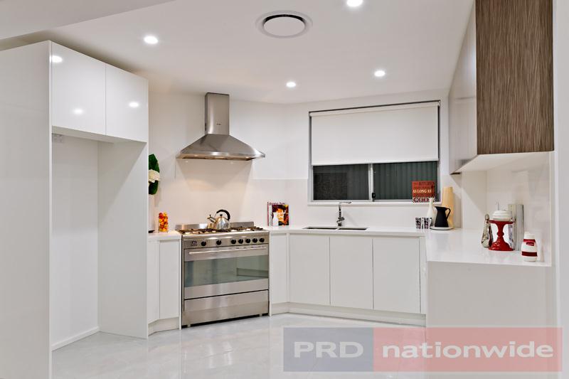 42 Harcourt Avenue EAST HILLS NSW 2213