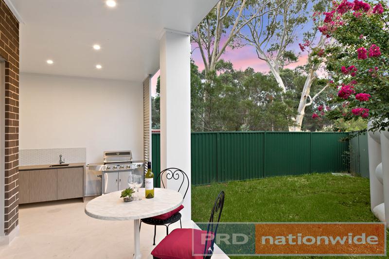 42 Harcourt Avenue EAST HILLS NSW 2213