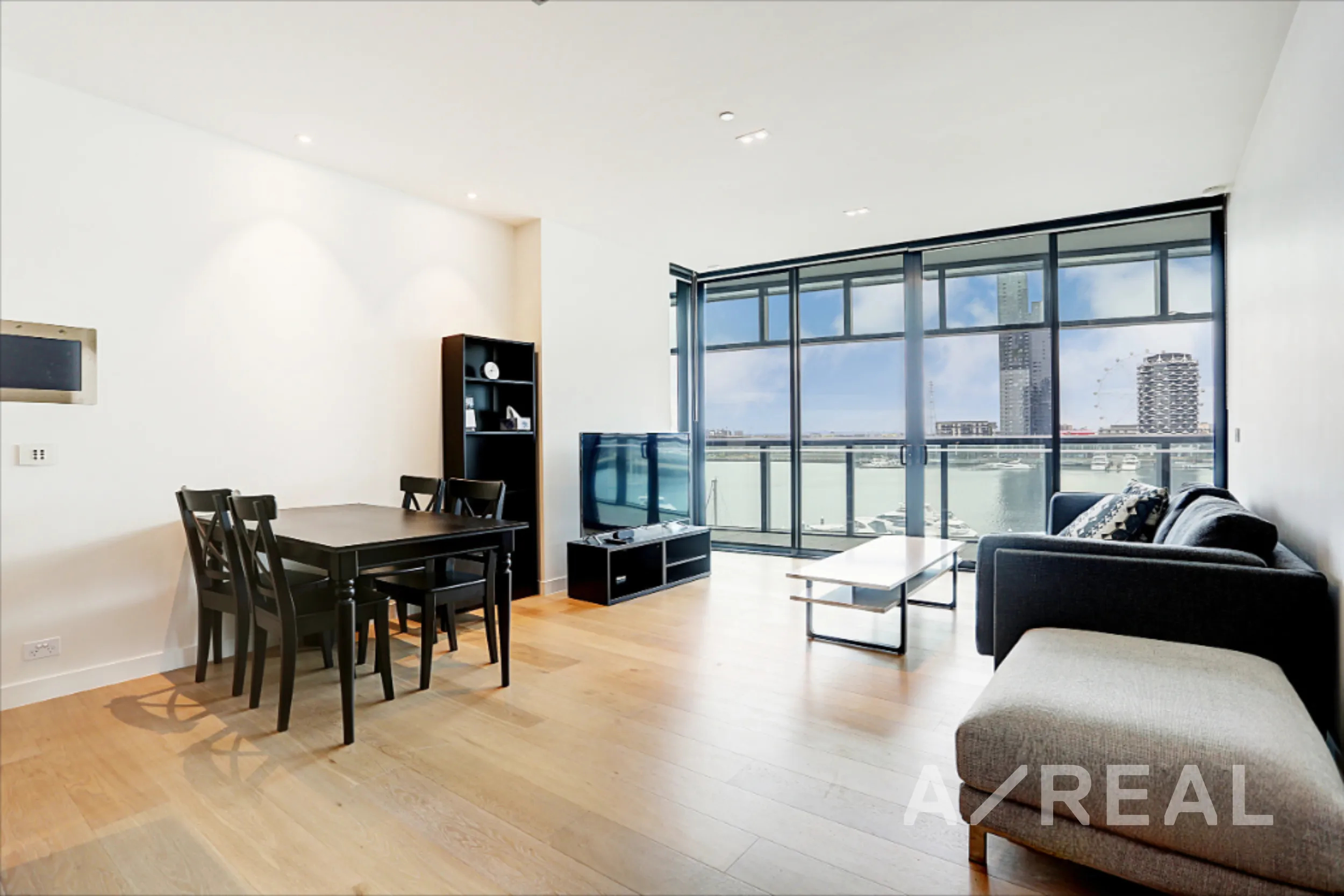 42M/9 Waterside Place, Docklands VIC 3008 