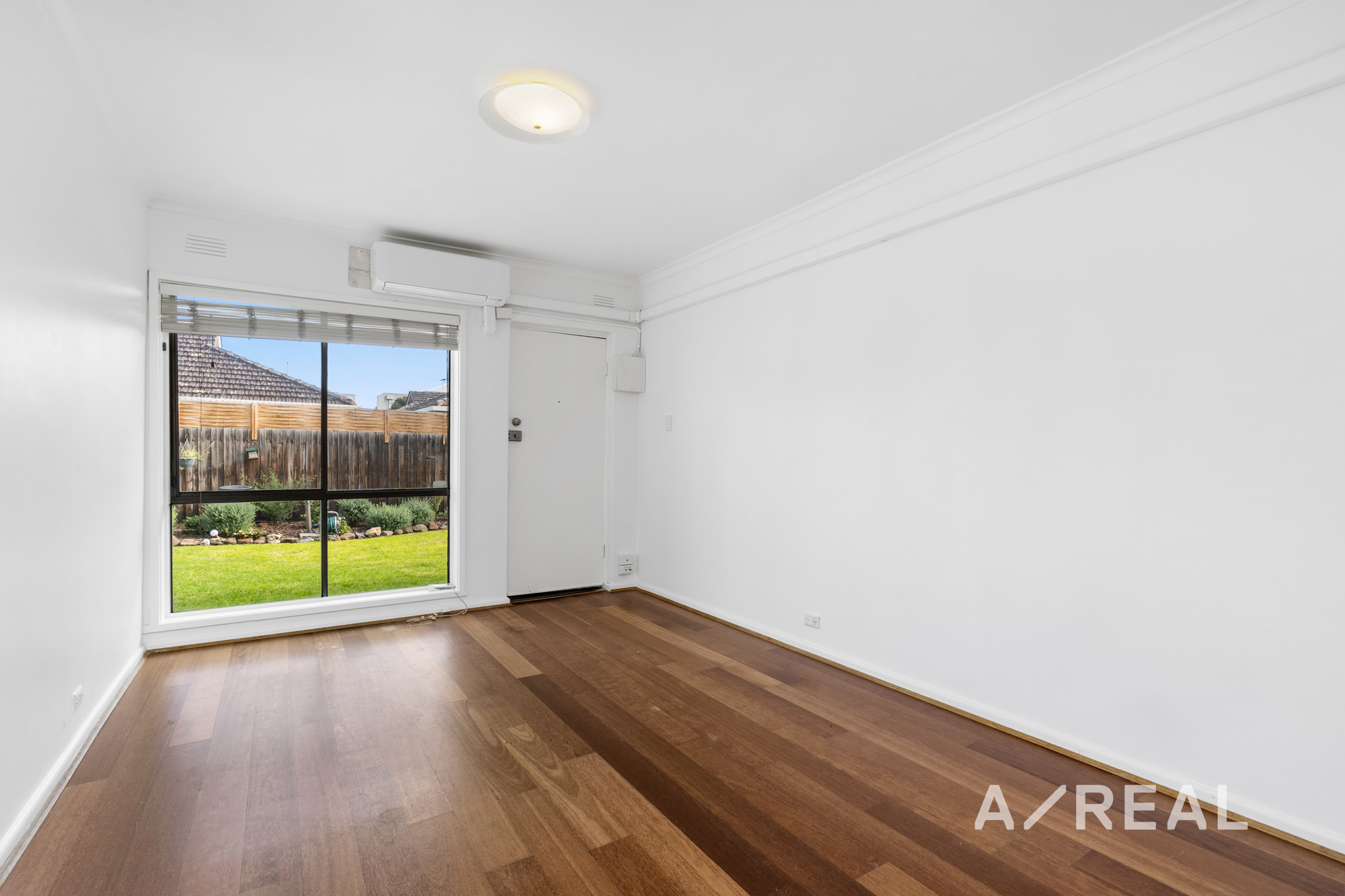 4/44 Kororoit Creek Rd Williamstown North VIC 3016 