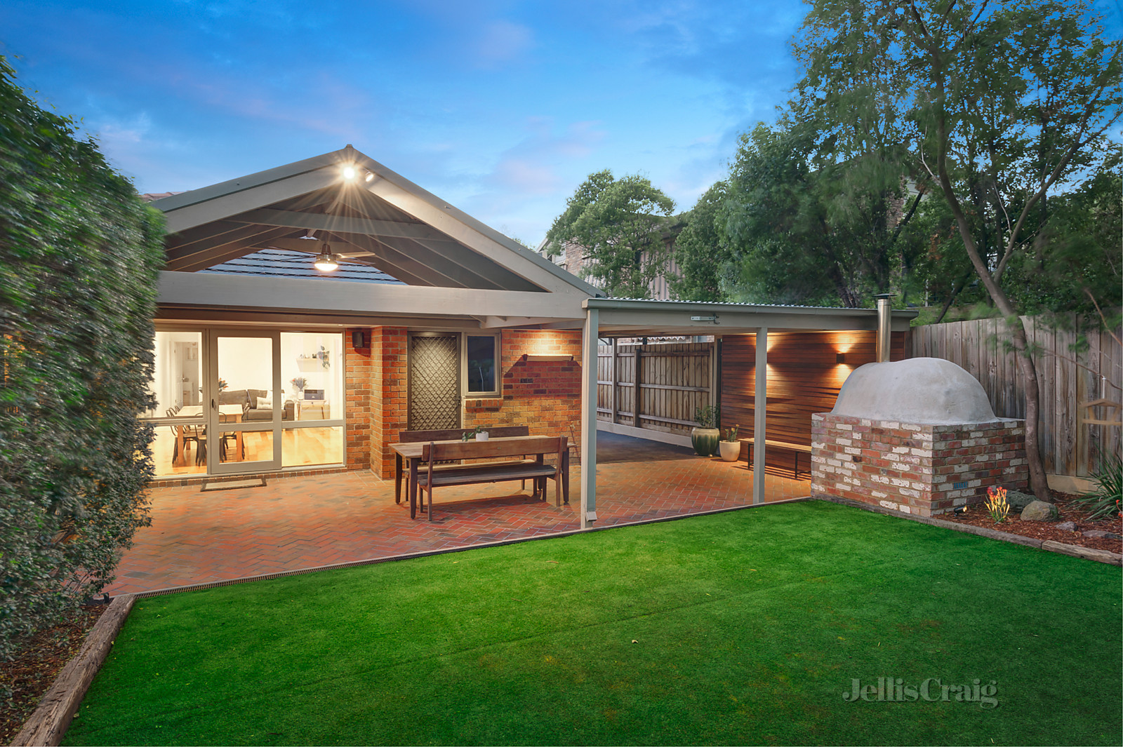 47 Allumba Drive, St Helena
- Print Image 1