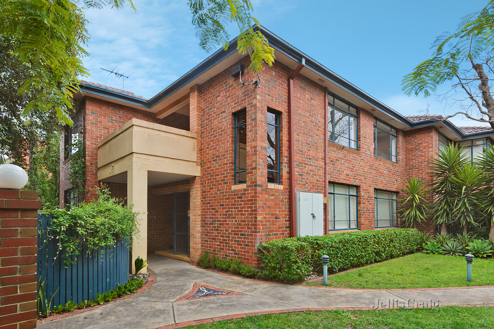 4/7 Lewisham Road, Prahran
- Print Image 1