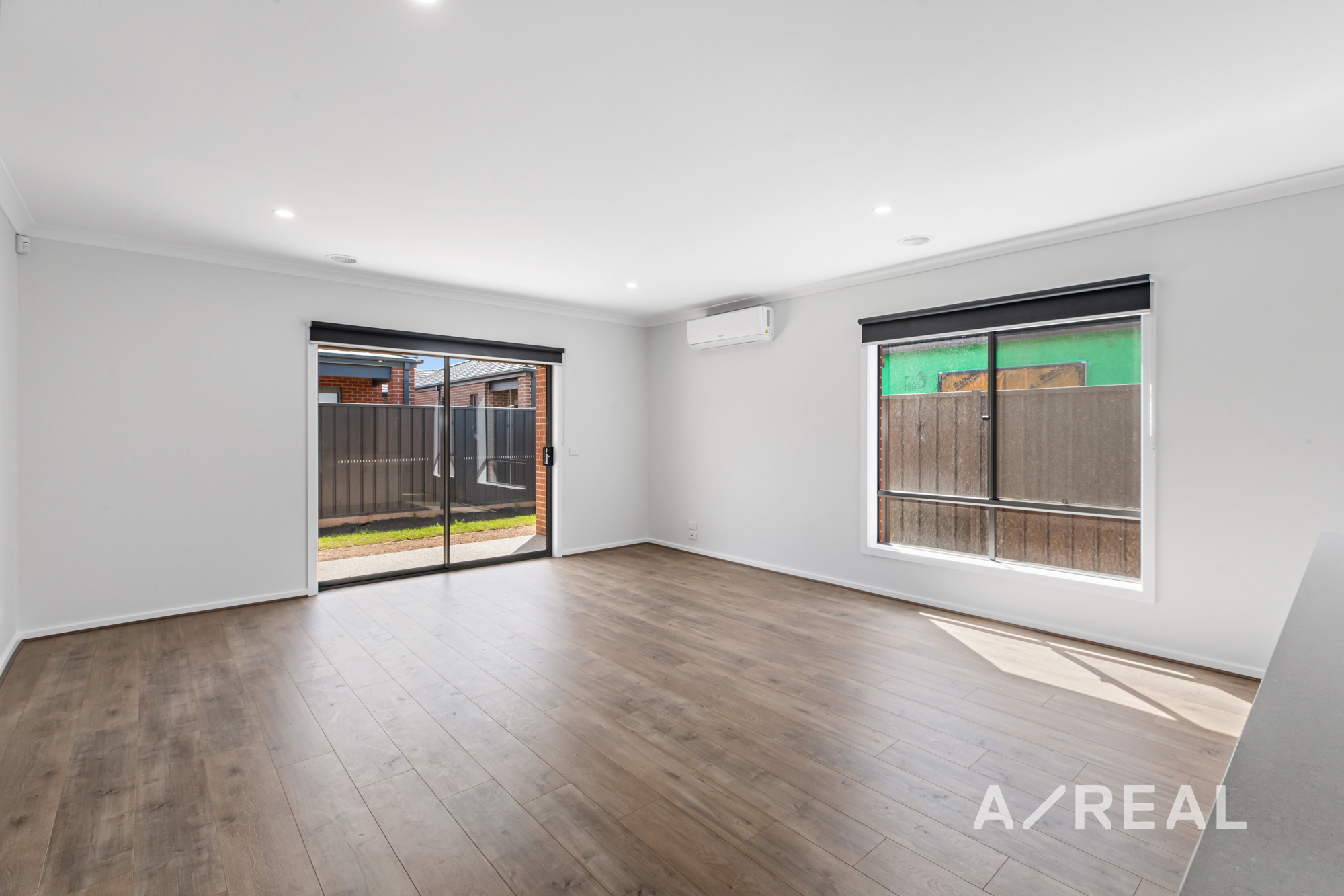 47 Taupe Circuit, Clyde North VIC 3978 