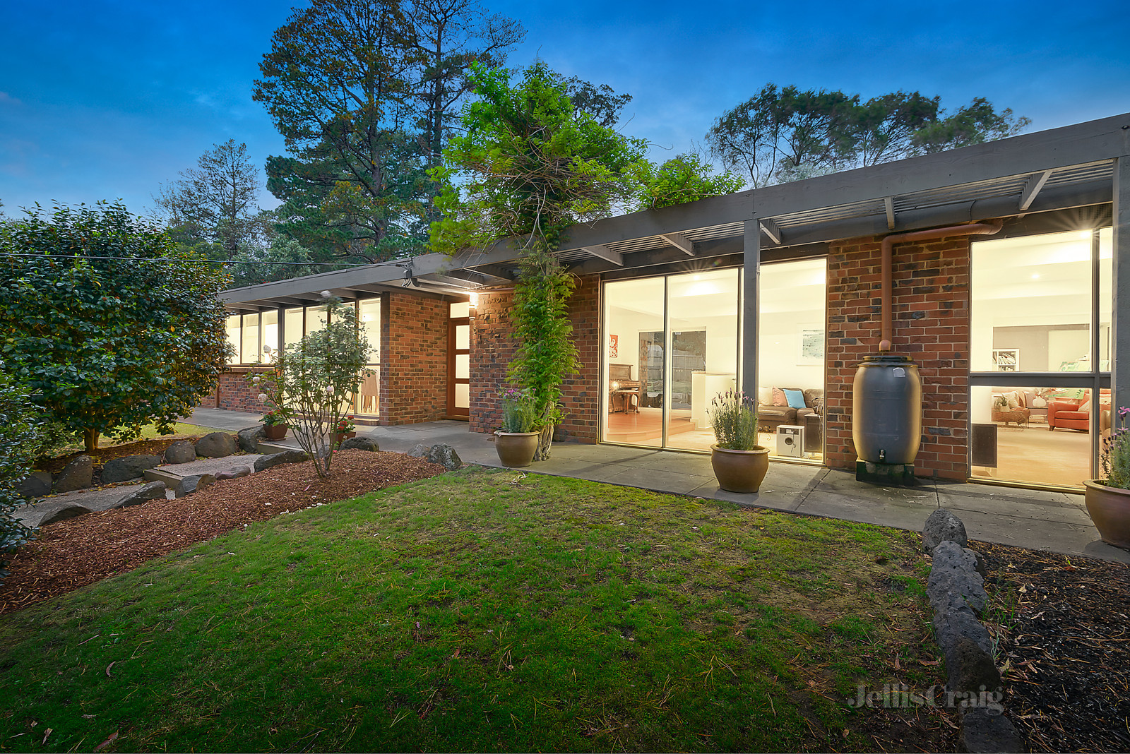 476 Park Road, Park Orchards
- Print Image 1