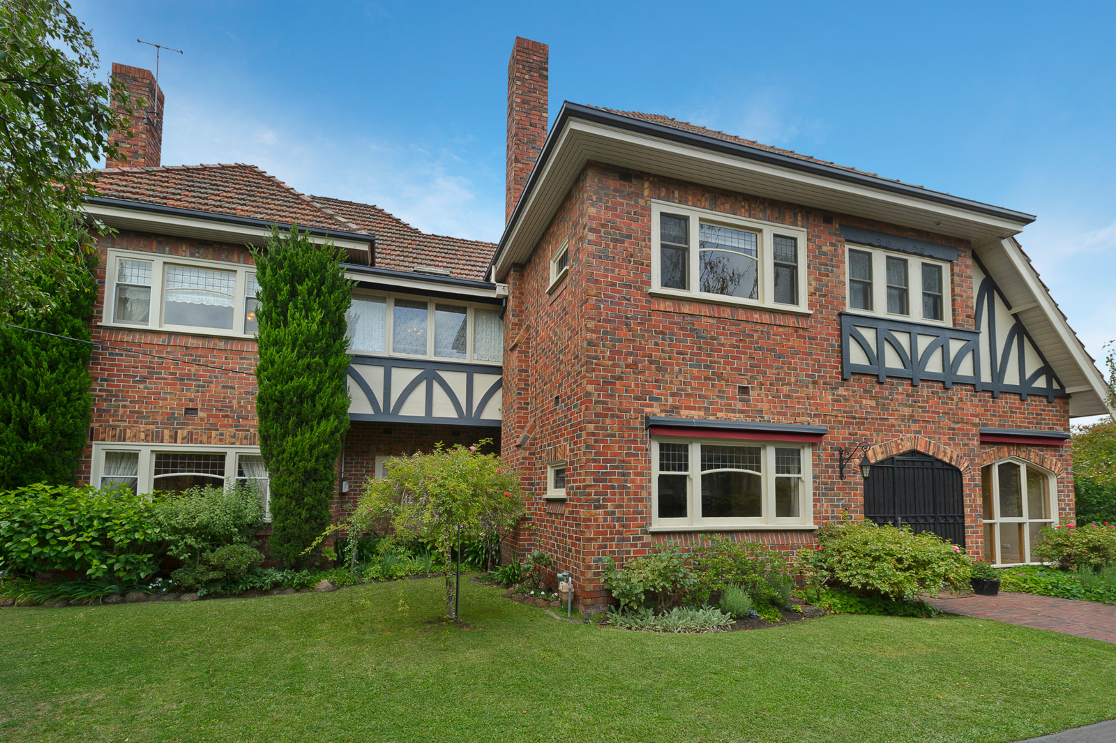 49 The Ridge, Canterbury - Print Image 1