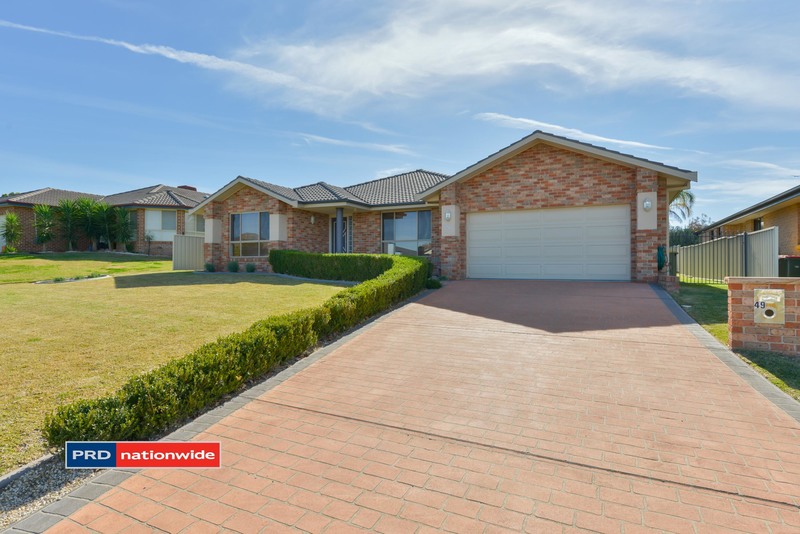49 Warwick Road TAMWORTH NSW 2340