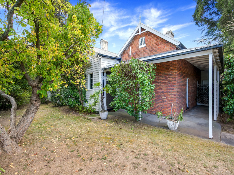 5 Moss Court, Croydon North
- Print Image 1