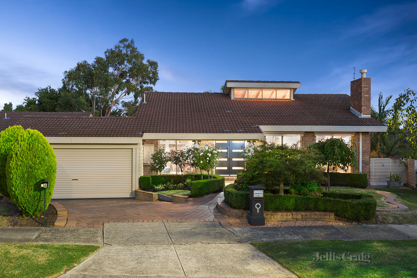 5 Paulette Close, St Helena
- Print Image 1