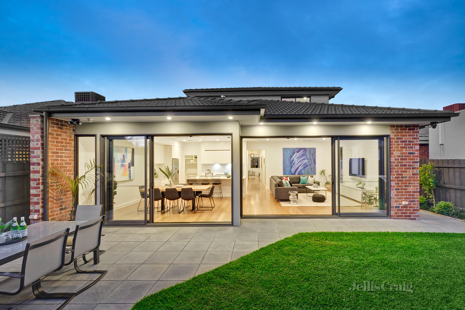 50 Holywood Grove, Carnegie - Print Image 1