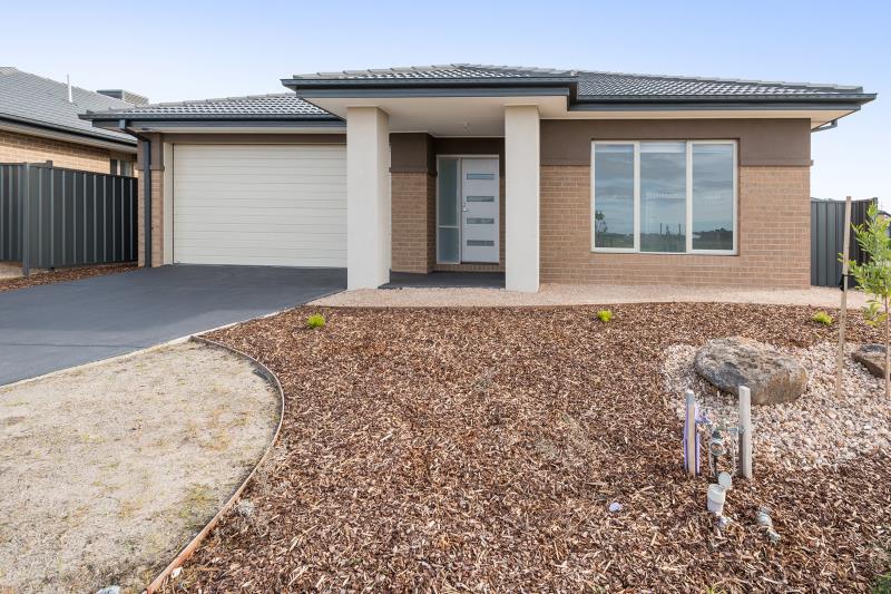 50 Lansdowne Parade, Tarneit VIC 3029 