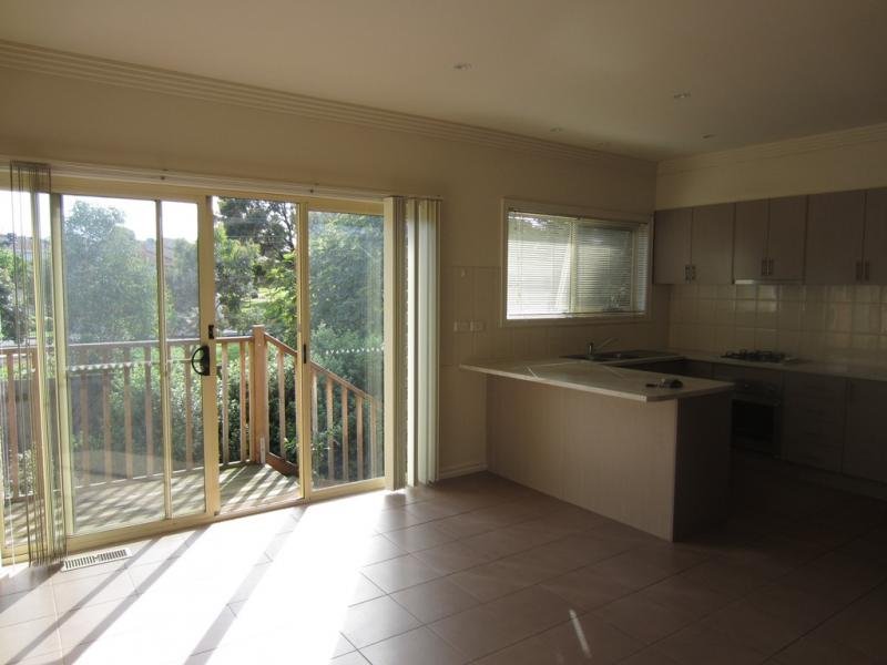 5/12 Laurence Avenue, Airport West VIC 3042 