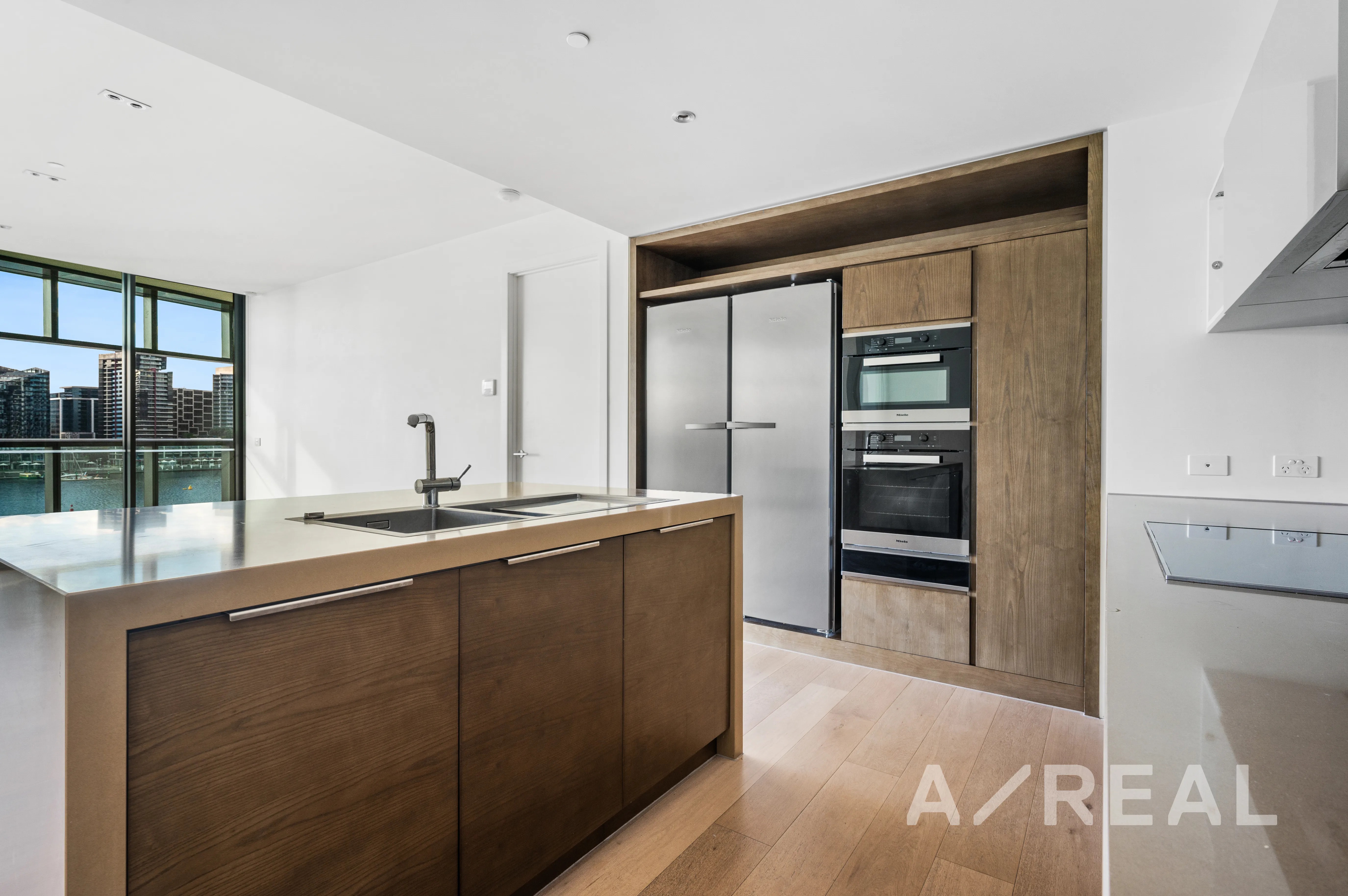 52M/9 Waterside Place, Docklands VIC 3008 