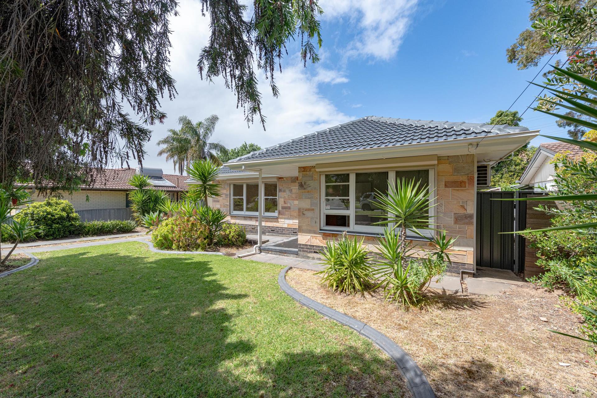 6 Bruce Street
