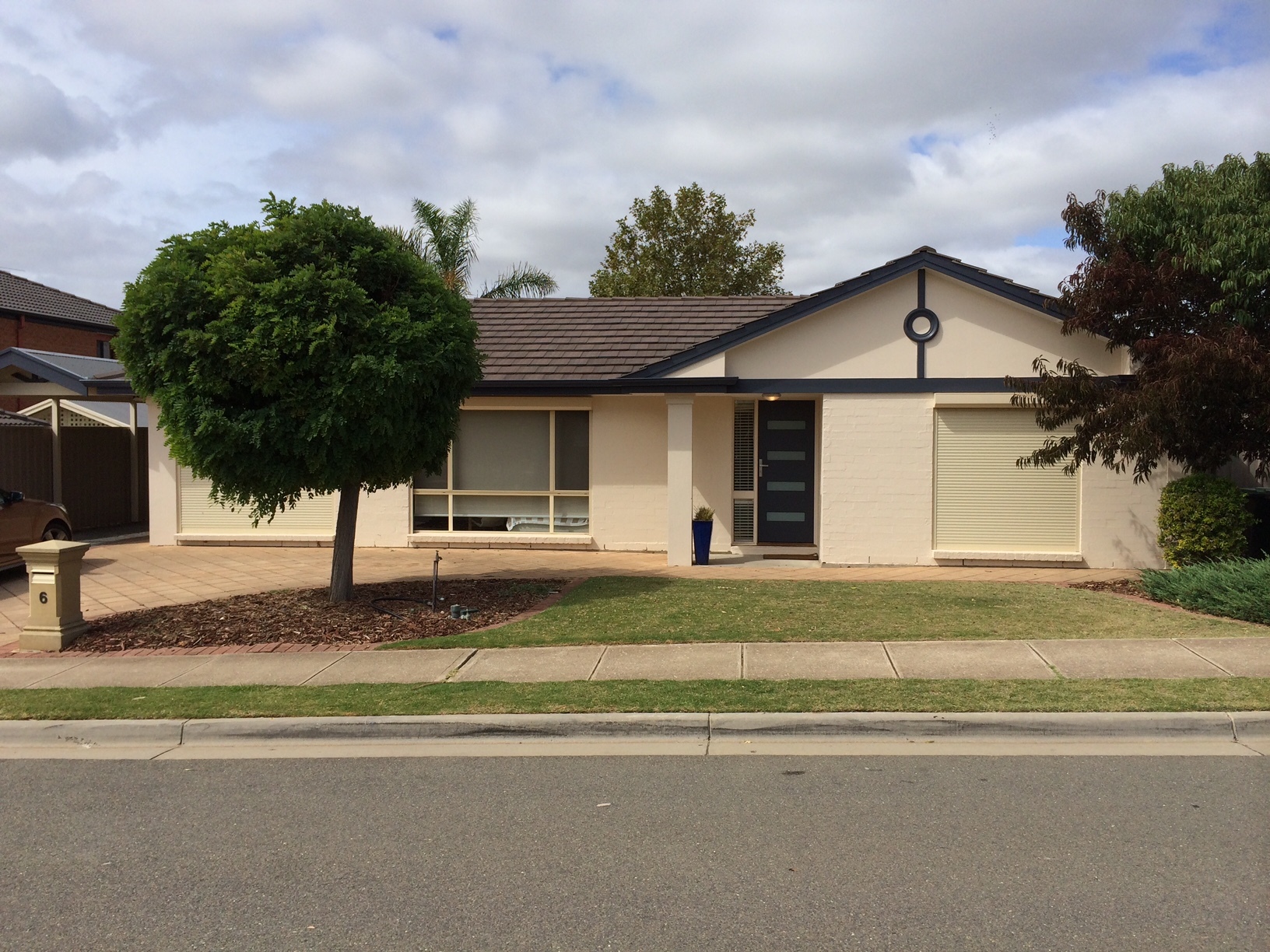 6 Chatsworth Court