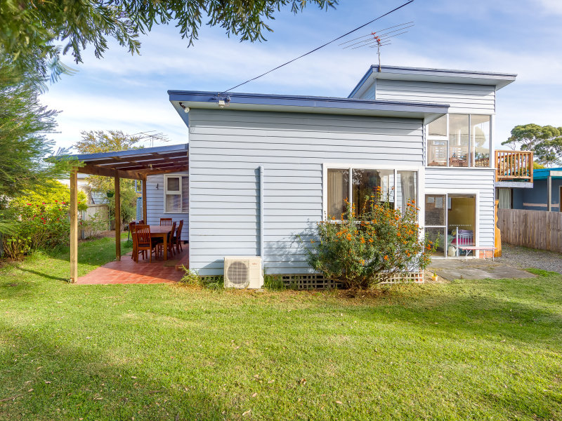 6 Fourth Avenue, DODGES FERRY, TAS, 7173