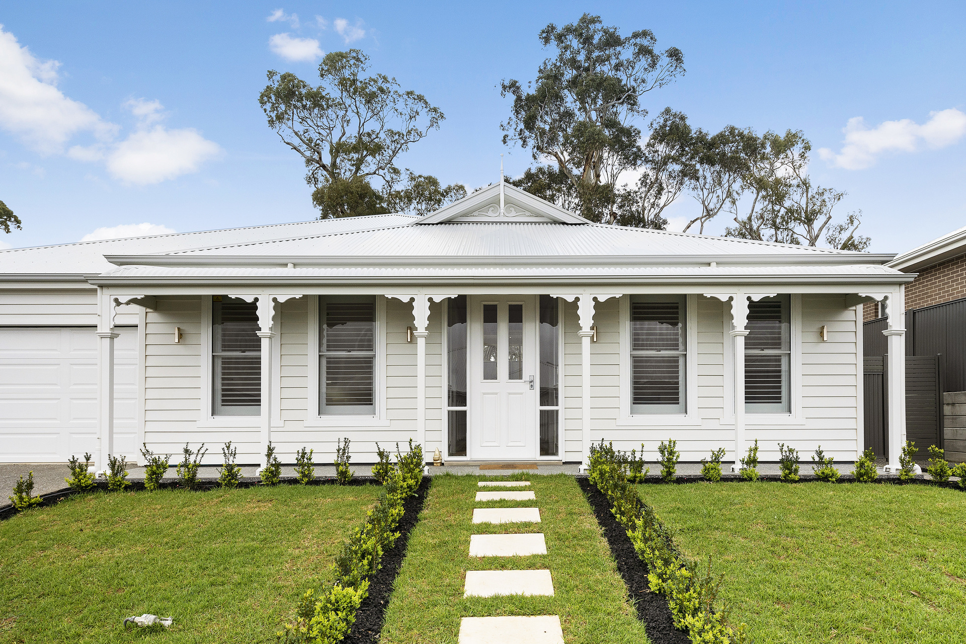 6 Honeysuckle Way