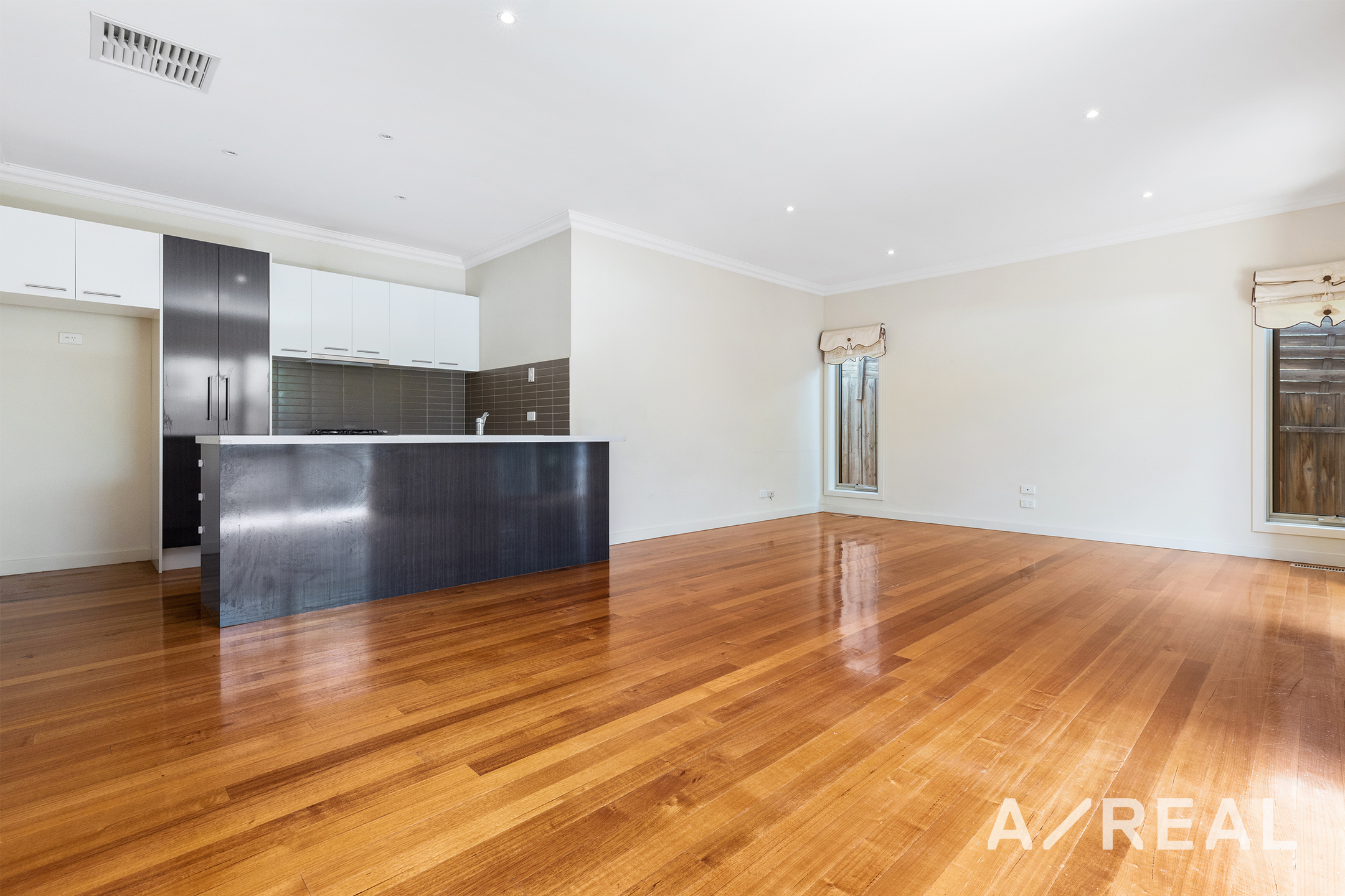 6 Ian Grove, Burwood VIC 3125 