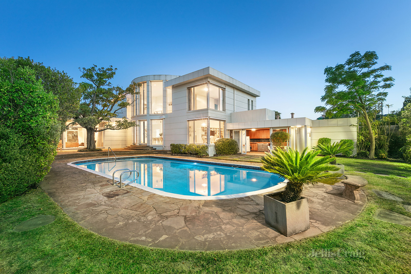 6 Kooyongkoot Road