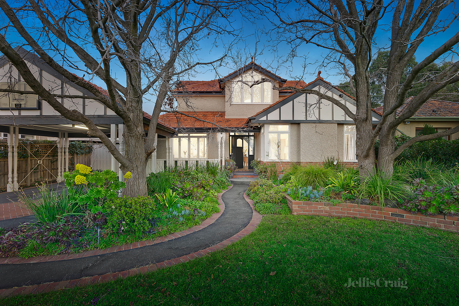 6 Lang Court, Malvern East
- Print Image 1