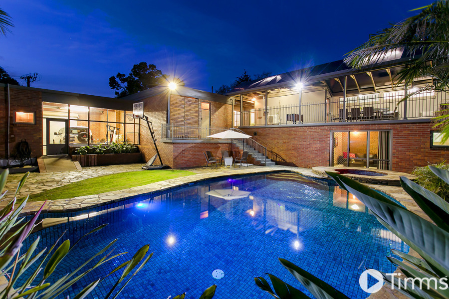 6 Nicolle Drive