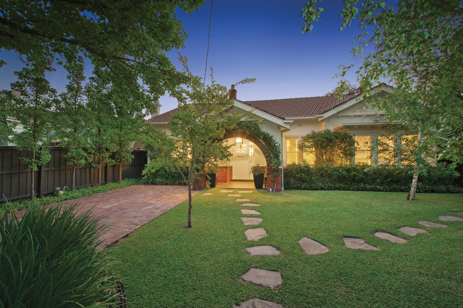 6 Royal Crescent Armadale Marshall White