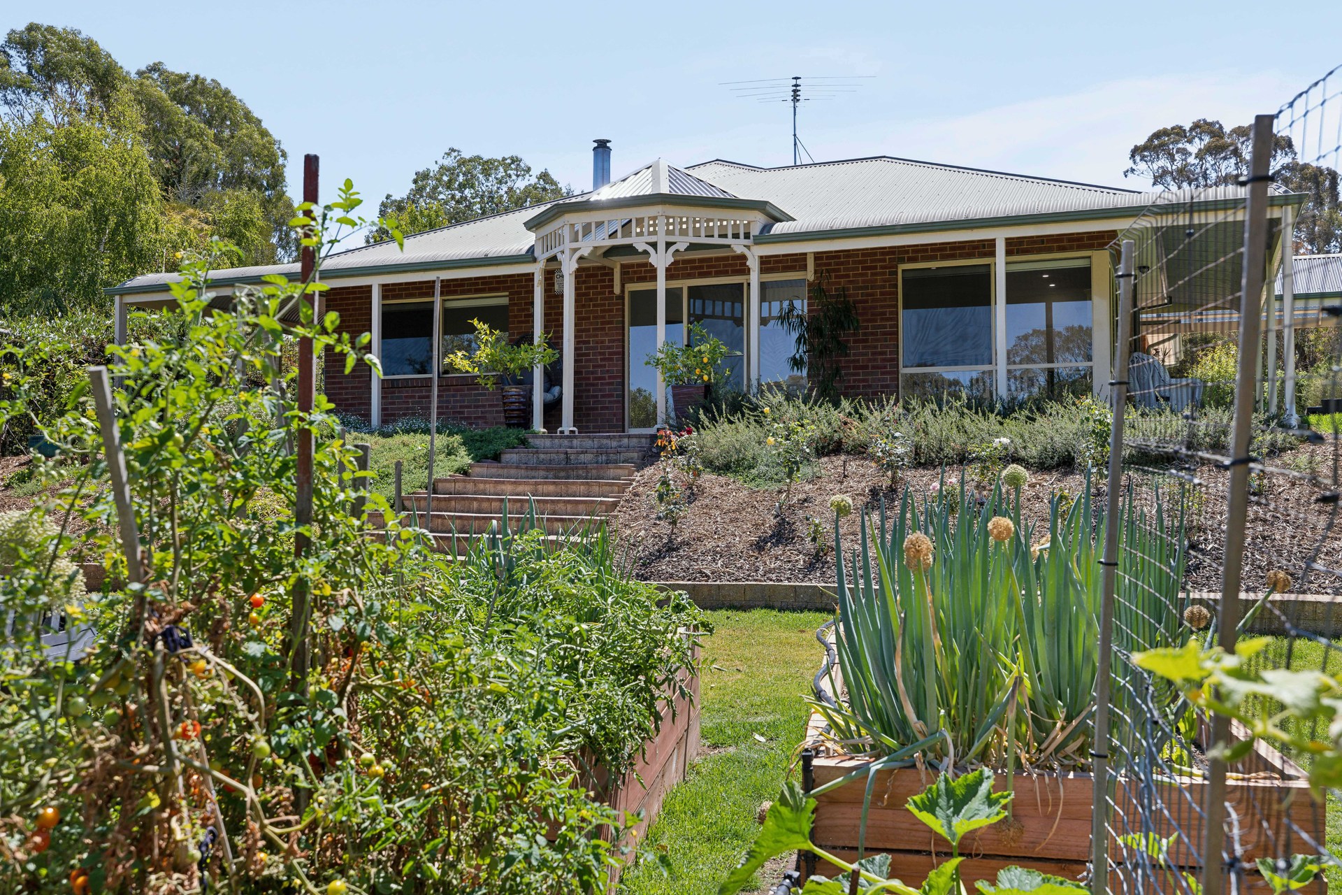 6 Wellow Crescent