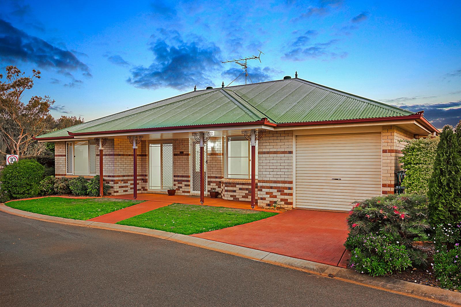 6/279 Mackenzie Street, Centenary Heights QLD 4350