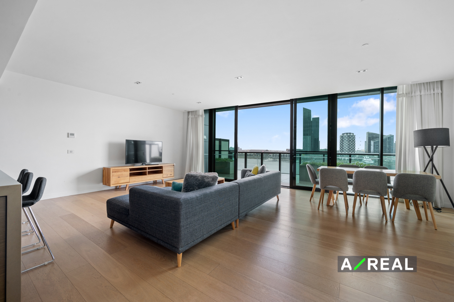 65M/9 Waterside Place, Docklands VIC 3008 