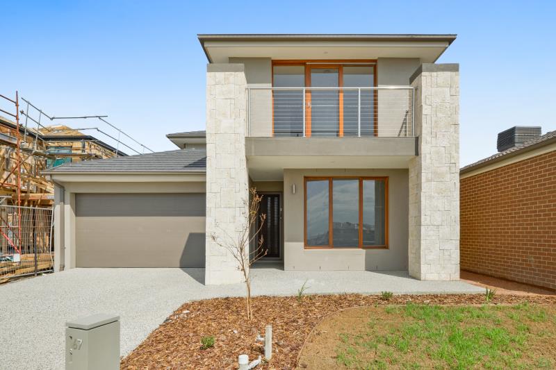 67 Bondi Parade, Point Cook VIC 3030 