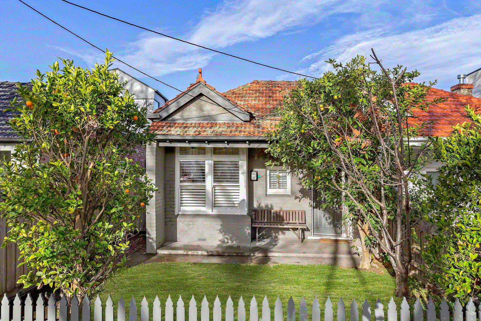 https://images.listonce.com.au/listings/67-ruskin-street-elwood-vic-3184/320/01780320_floorplan_01.gif?yvGJpUlpgZ0