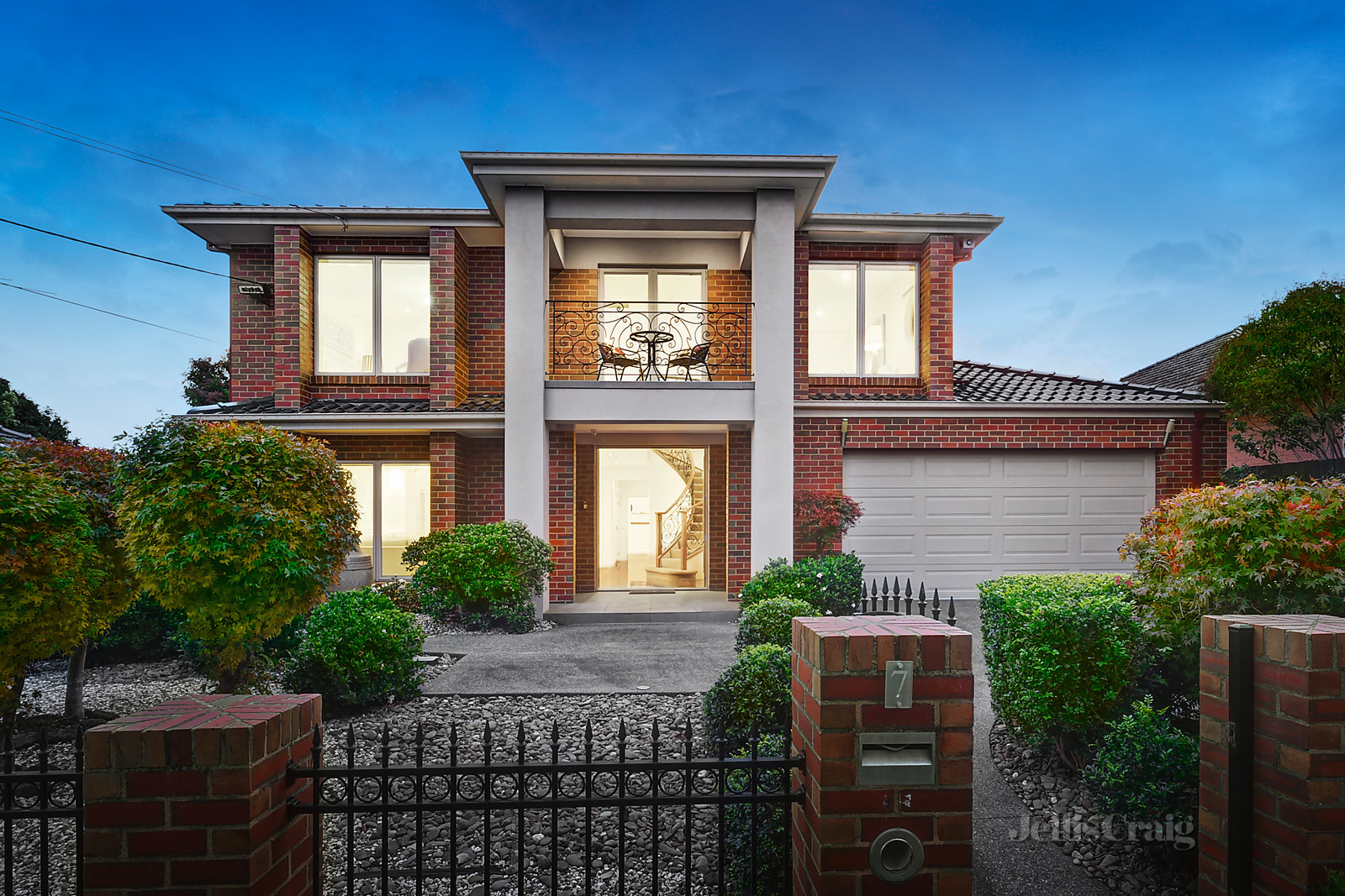 7 Kinnoull Grove, Glen Waverley - Print Image 1