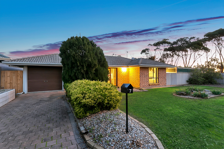 7 Plover Street