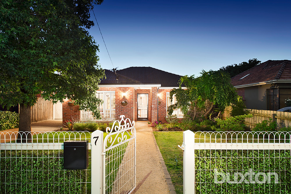 7 Selworthy Avenue, Oakleigh South VIC 3167 Buxton 2020