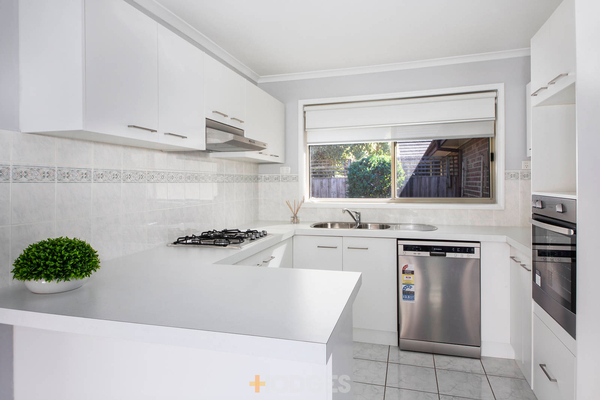 7/131-139 Kinross Avenue Edithvale
