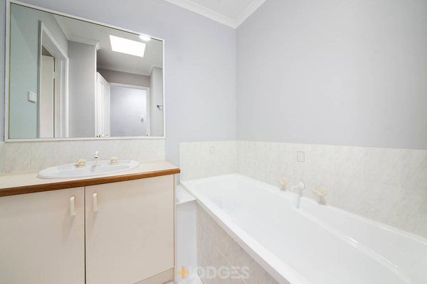 7/131-139 Kinross Avenue Edithvale